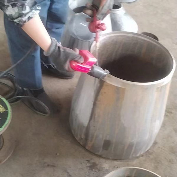 Magnetic particle inspection of Incoloy 825 Pipe Fittings